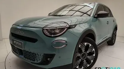 Usata Fiat 600 La Prima 110 CV (80 kW) 2025 Blu SUV