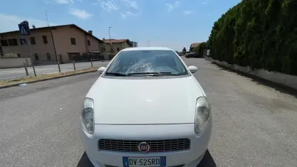 Usata Fiat Grande Punto Active 77 CV (56 kW) 2009 Bianco Utilitaria