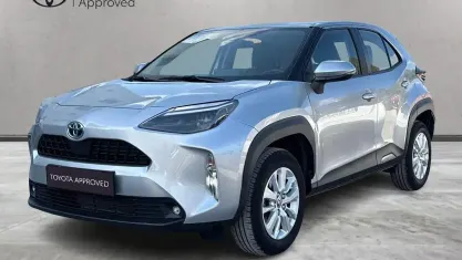 Usata Toyota Yaris Cross Active 116 CV (85 kW) 2022 Argento SUV