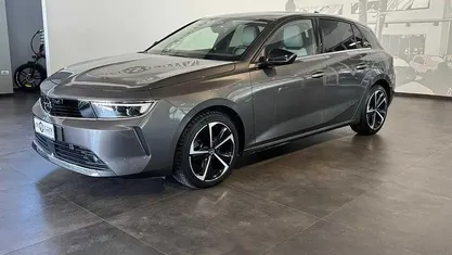 Usata Opel Astra Elegance 131 CV (96 kW) 2023 Blu Berlina