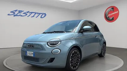 Usata Fiat 500e La Prima 42 kW (58 CV) 2022 Blu Berlina