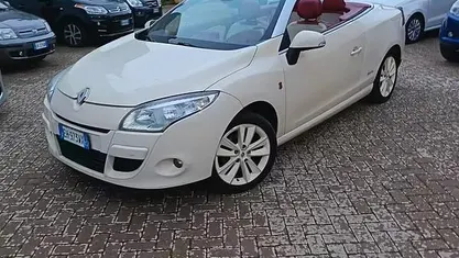 Usata Renault Mégane Cabriolet Floride 110 CV (80 kW) 2011 Bianco Cabrio