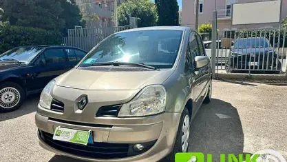 Usata Renault Grand Modus 101 CV (74 kW) 2008 Grigio Monovolume