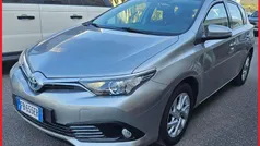 Grigio Usata 2016 Toyota Auris Hybrid Active Tre volumi | 10.500 € (Buon prezzo)