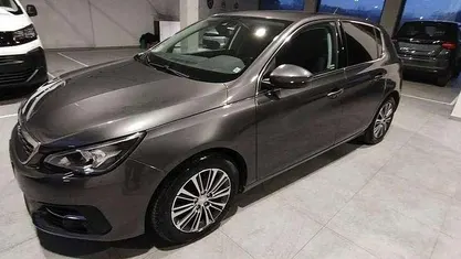 Grigio Usata 2021 Peugeot 308 Allure Tre volumi | 14.950 € (Ottimo prezzo)