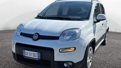 Bianco Usata 2023 Fiat Panda Due volumi | 11.900 € (Buon prezzo)