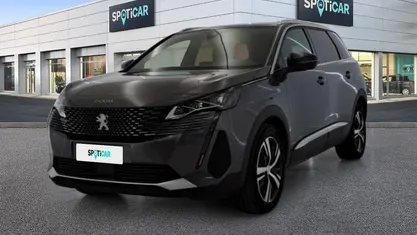 Grigio Usata 2023 Peugeot 5008 GT Monovolume | 31.500 € (Molto cara)