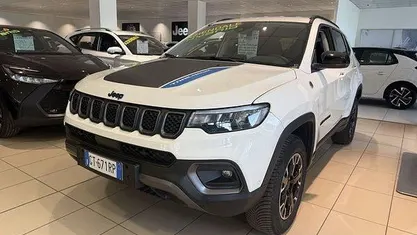 Käytetty Jeep Compass Trailhawk 241 HP (177 kW) 2024 Valkoinen Katumaasturi
