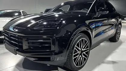 Nero Nuova 2025 Porsche Cayenne Coupe Coupé | 112.000 € (Super prezzo)