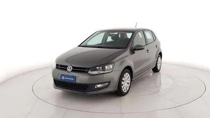 Grigio metallizzato Usata 2014 VW Polo Comfortline Tre volumi | 7900 € (Buon prezzo)