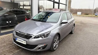Grigio Usata 2016 Peugeot 308 Allure Berlina | 10.900 € (Buon prezzo)