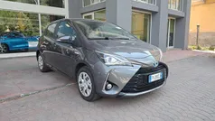 Gray Usata 2018 Toyota Yaris Hybrid Active Tre volumi | 11.900 € (Ottimo prezzo)