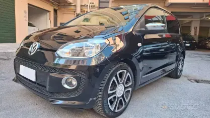 Usata VW up! Highline 75 CV (55 kW) 2014 Nero Utilitaria