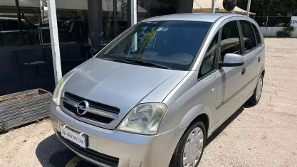 Usata Opel Meriva Enjoy 101 CV (74 kW) 2003 Grigio Monovolume