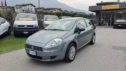Usata Fiat Grande Punto 65 CV (47 kW) 2008 Grigio Utilitaria