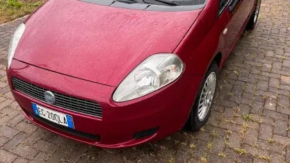 Usata Fiat Grande Punto Active 75 CV (55 kW) 2009 Rosso Utilitaria