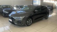 Usata 2022 Ford Focus ST-Line Tre volumi | 19.099 € (Buon prezzo)