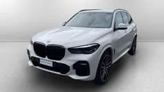 Alpinweiss iii pastello Usata 2022 BMW X5 M Sport SUV | 49.400 € (Ottimo prezzo)
