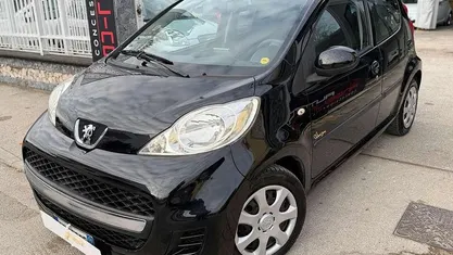 Nero Usata 2009 Peugeot 107 Due volumi | 3599 € (Buon prezzo)