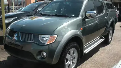 Occasion Mitsubishi L200 Intense 136 ch (100 kW) 2011 Vert Pick-up