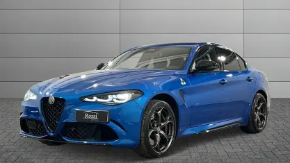 Usata Alfa Romeo Giulia Quadrifoglio 519 CV (381 kW) 2025 Blu metallizzato Berlina