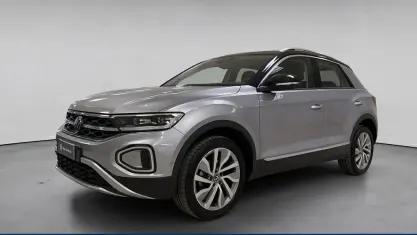 Usata VW T-Roc Style 150 CV (110 kW) 2022 Grigio / pastello SUV