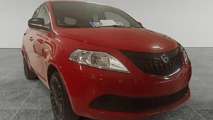 Rosso Usata 2023 Lancia Ypsilon Silver Due volumi | 12.890 € (Buon prezzo)