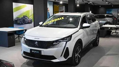 Usata Peugeot 5008 Allure 131 CV (96 kW) 2021 Bianco SUV