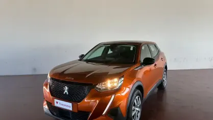 Usata Peugeot 2008 Allure 102 CV (75 kW) 2022 Giallo SUV