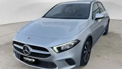 Gebraucht Mercedes A180 Business 116 PS (85 kW) 2021 Silber Kleinwagen
