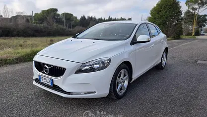 Usata Volvo V40 Kinetic 120 CV (88 kW) 2017 Berlina