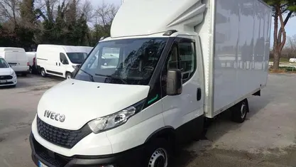 Usata Iveco Daily 136 CV (100 kW) 2023 Cabrio