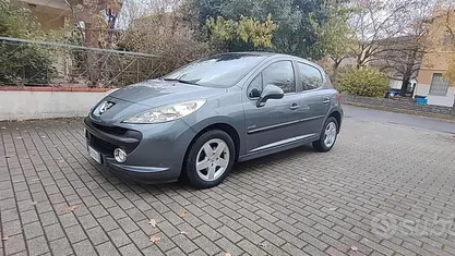 Grigio Usata 2009 Peugeot 207 Sport Tre volumi | 3600 € (Buon prezzo)