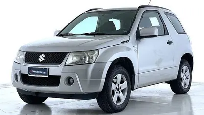 Usata Suzuki Grand Vitara 94 CV (69 kW) 2005 Argento SUV