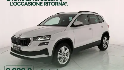 Käytetty Skoda Karoq Executive 150 HP (110 kW) 2025 Valkoinen Katumaasturi