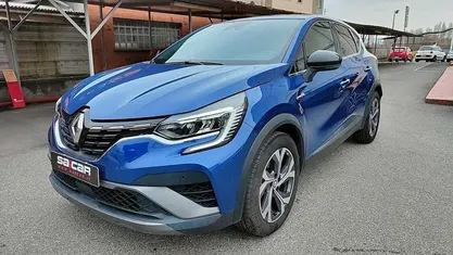Blu/azzurro Usata 2022 Renault Captur Techno SUV | 19.490 € (Buon prezzo)