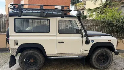 Gebraucht Land Rover Defender 122 PS (89 kW) 2001 Weiß Kombi