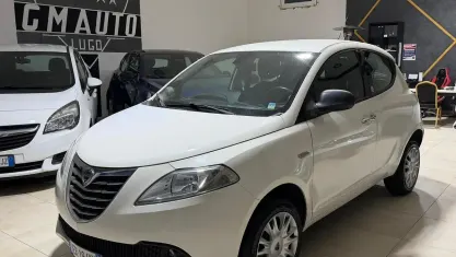 Usata Lancia Ypsilon 80 CV (58 kW) 2015 Bianco Utilitaria