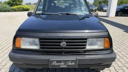 Usata Suzuki Vitara 82 CV (60 kW) 1992 Nero SUV