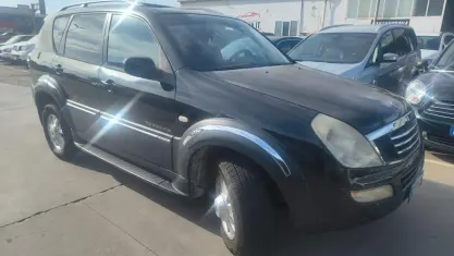 Usata SsangYong Rexton 165 CV (121 kW) 2005 Nero SUV