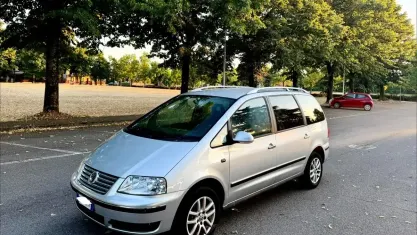 Usata VW Sharan 116 CV (85 kW) 2009 Argento Monovolume