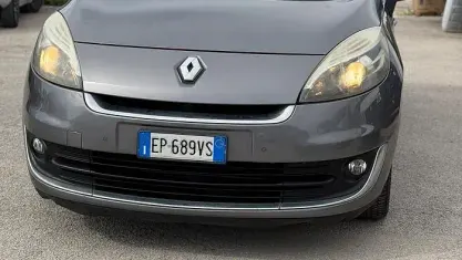 Usata Renault Scénic III XMOD 110 CV (80 kW) 2013 Grigio Monovolume