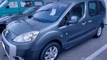 Usata Peugeot Partner Tepee Premium 110 CV (80 kW) 2009 Blu Monovolume