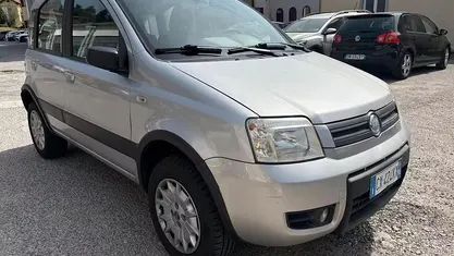 Usata Fiat Panda 4x4 60 CV (44 kW) 2005 Grigio Utilitaria