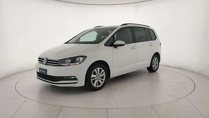 Pure white Usata 2020 VW Touran Business Monovolume | 20.900 € (Buon prezzo)
