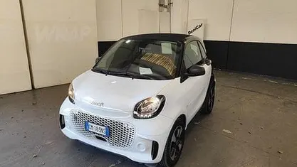 Usata Smart ForTwo Electric Drive Passion 60 kW (82 CV) 2023 Bianco / tetto nero Utilitaria