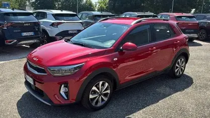 Usata Kia Stonic Urban 84 CV (61 kW) 2023 Rosso SUV