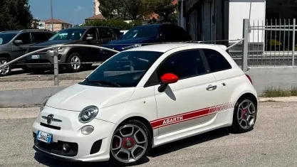 Usata Abarth 500 135 CV (99 kW) 2009 Bianco Utilitaria