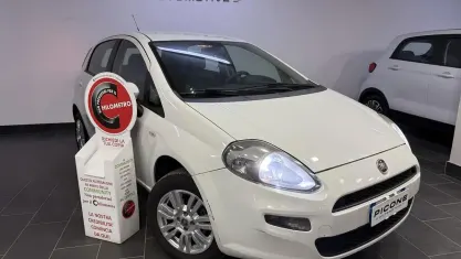 Usata Fiat Punto Easy 77 CV (56 kW) 2012 Bianco Utilitaria