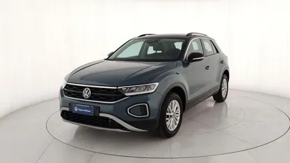 Grigio metallizzato Usata 2025 VW T-Roc Life SUV | 28.500 € (Buon prezzo)
